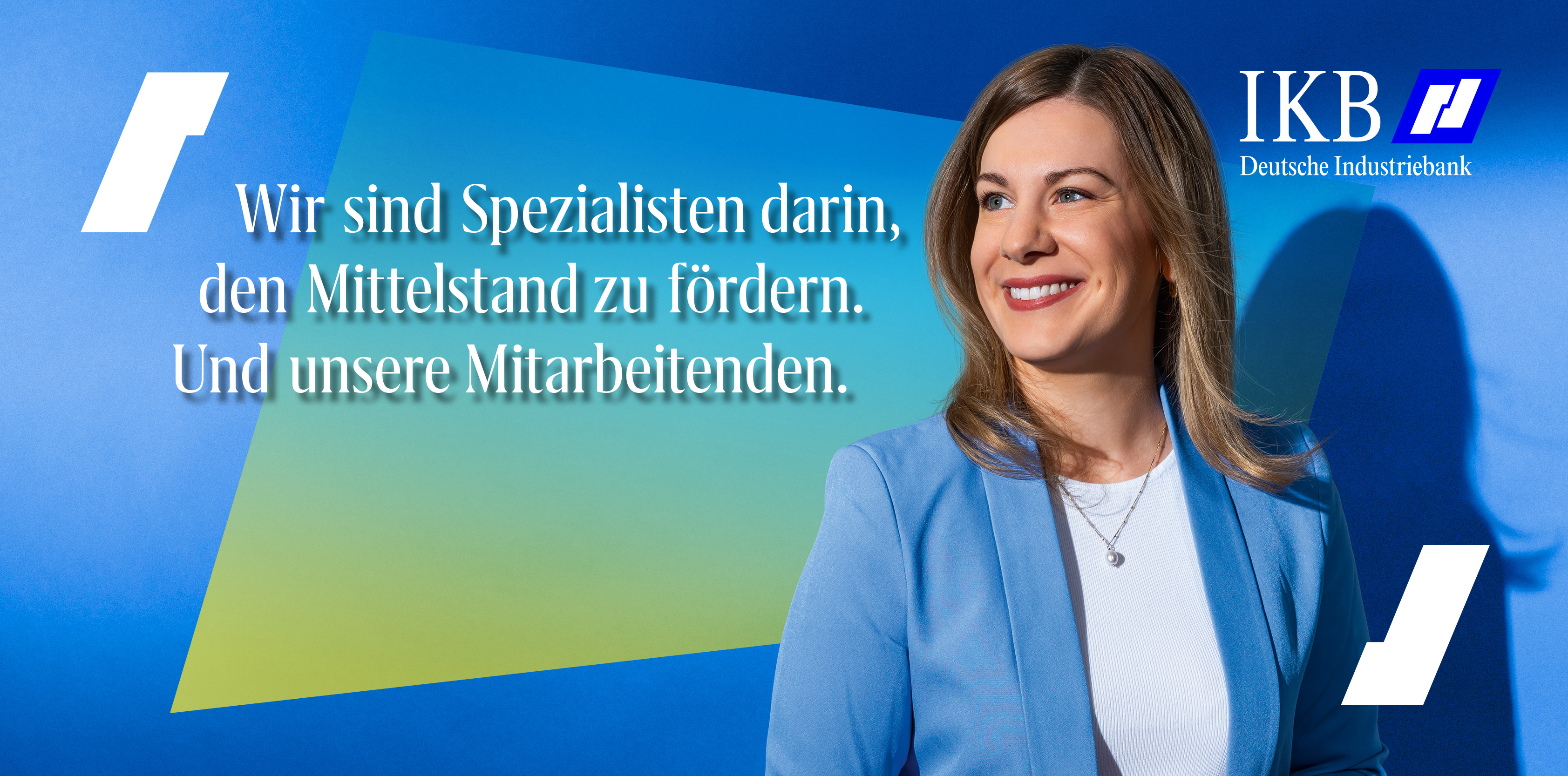 Headerbild: Mitarbeiter im Portrait mit dem Text: 'Was du nach 18 Monaten kannst? Hierbleiben zum Beispiel.'
